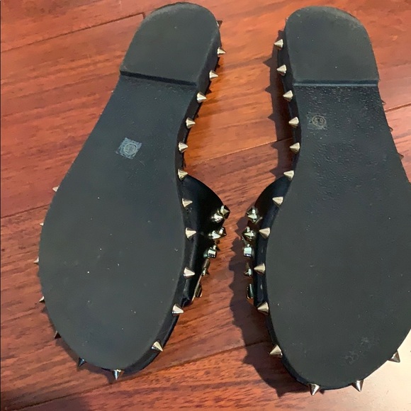 Black studded slide - Picture 2 of 4